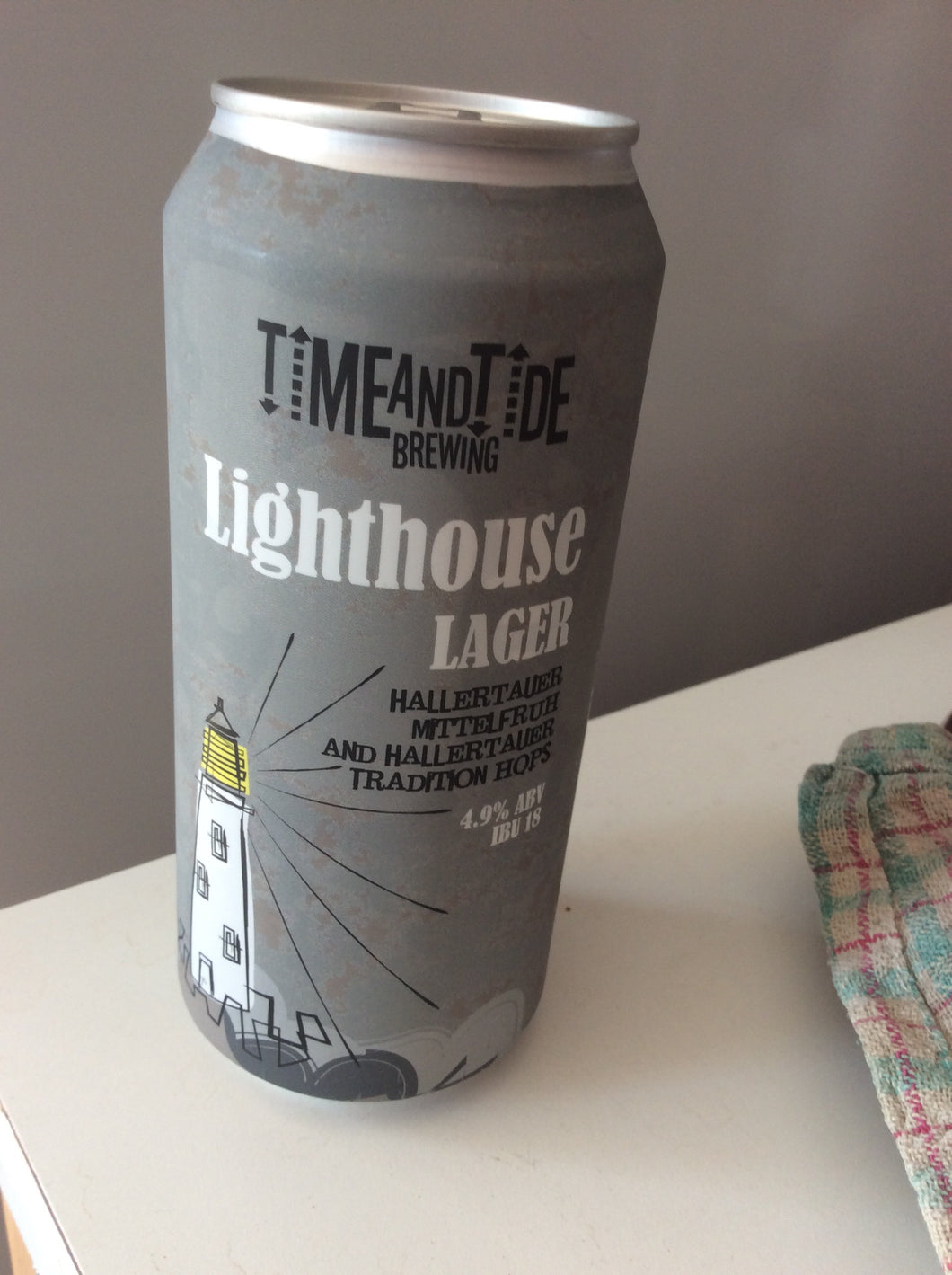 Time and Tide - lighthouse lager (440ml can, 4.9%)