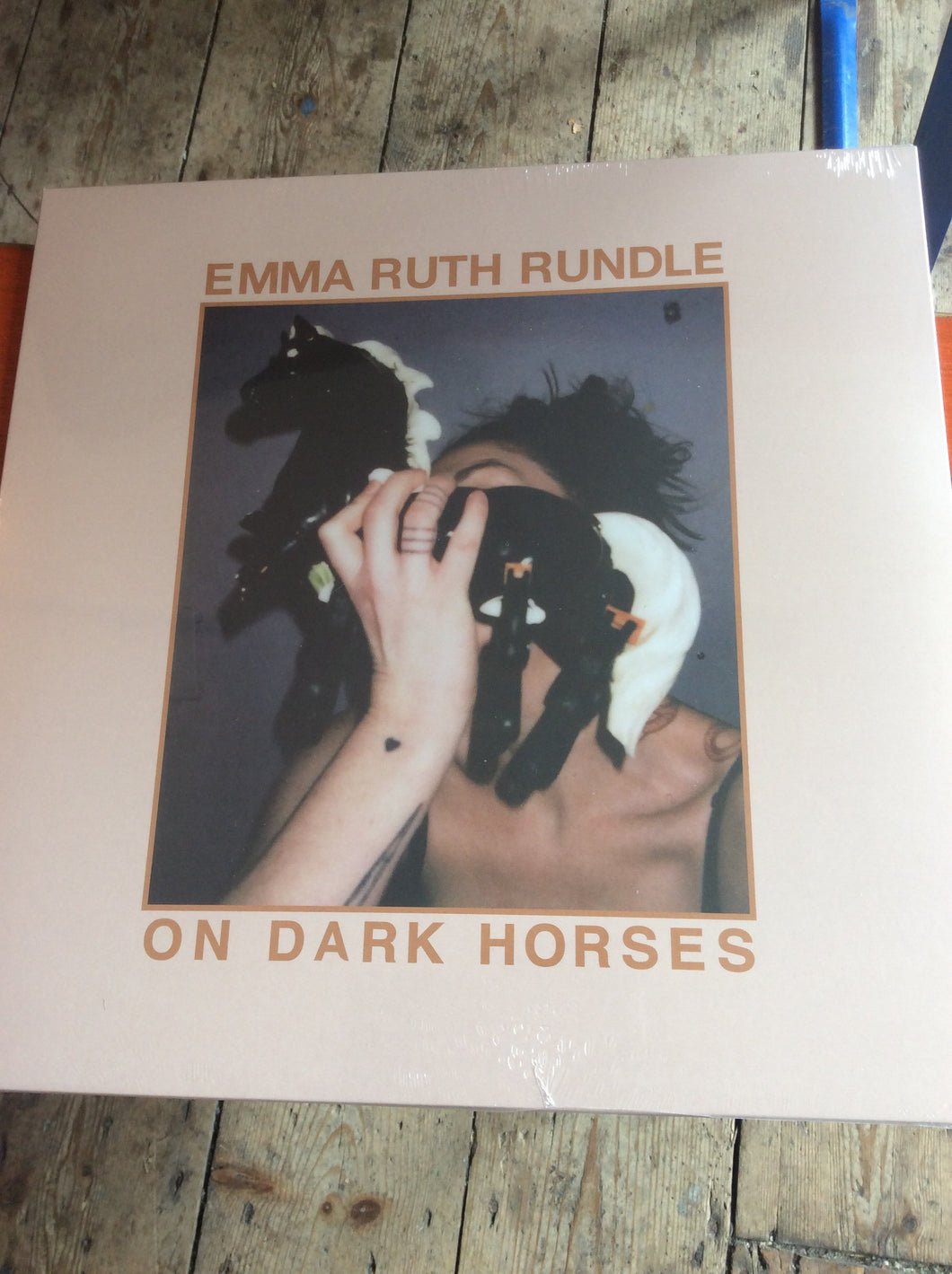 Emma Ruth Rundle - On Dark Horses
